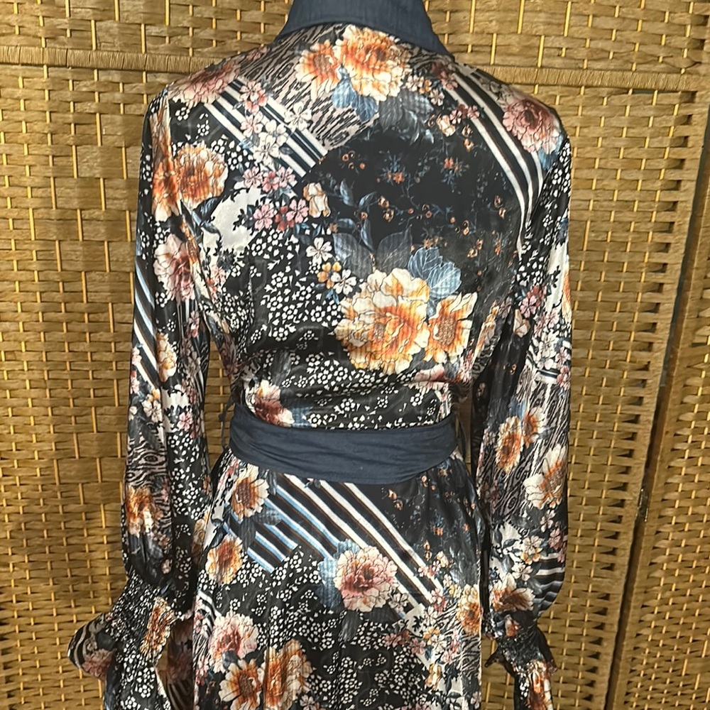 Floral Navy Maxi Dress - Picture 10 of 16